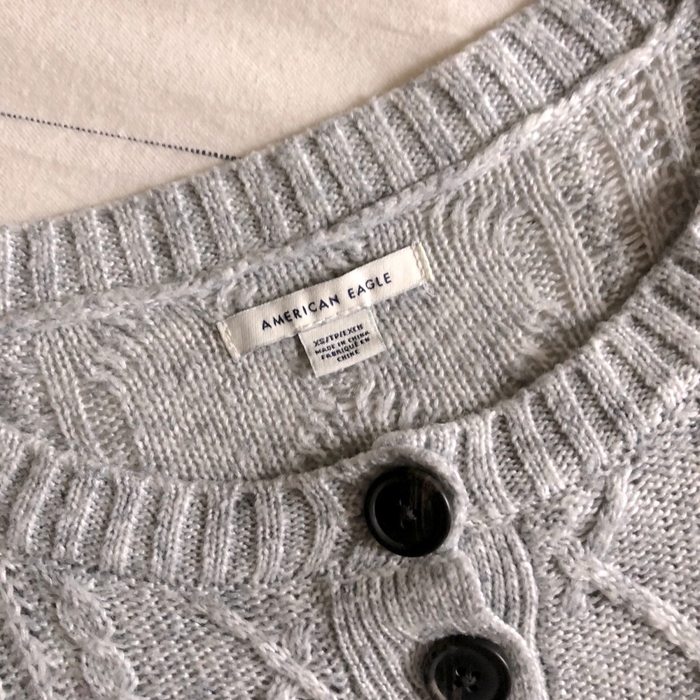 grey knit american eagle cropped henley sweater